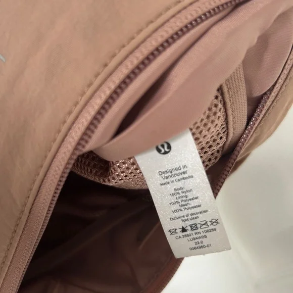 Lululemon Sling Crossbody Bag 2L Tan/Clay - Picture 11 of 11